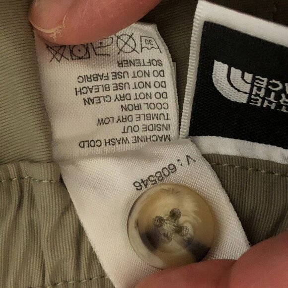 North Face Cargo Convertible Hiking Pants Shorts Men XL Tan Nylon 30" - Picture 8 of 11